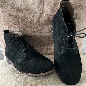White Mountain Black Suede ankle boots
